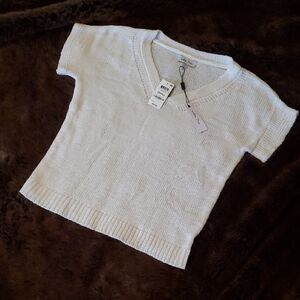 MELISSA PAIGE Creamy White V-Neck Short Sleeve Knit Sweater NWT